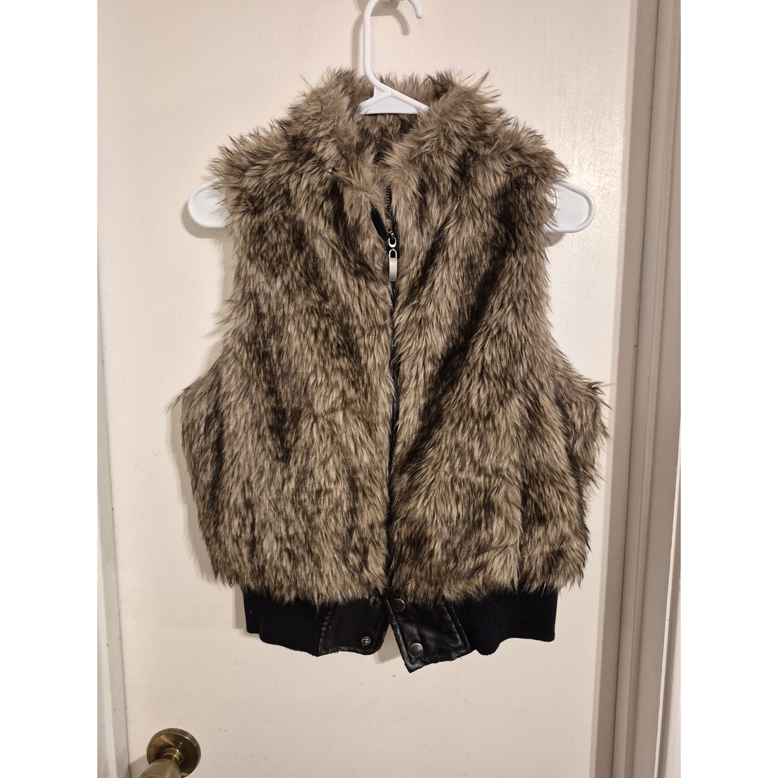 Ashley Brand Fur Zip Up Vest Nwt
